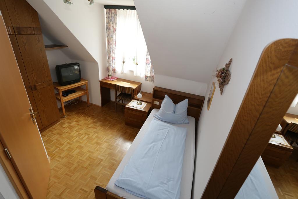 Hotel Pesentheinerhof Millstatt am See Pokój zdjęcie